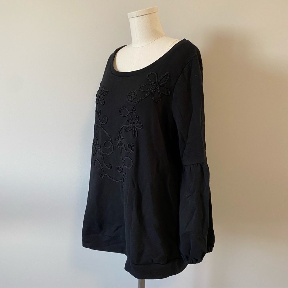 Love & Legend Black Crew Neck Sweatshirt 1X Black Floral Applique - Picture 3 of 11